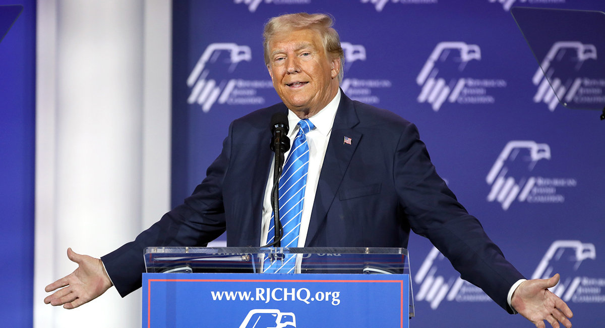 trumparmsout_flickr_1200x650