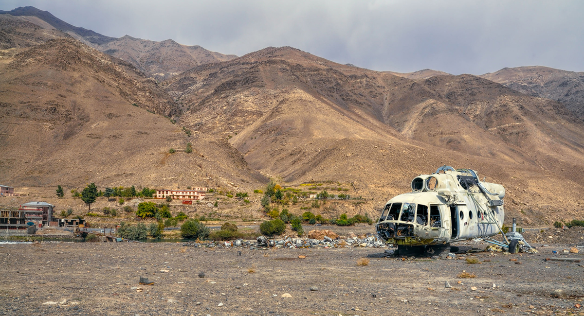 afghaplanewreck_1200x650