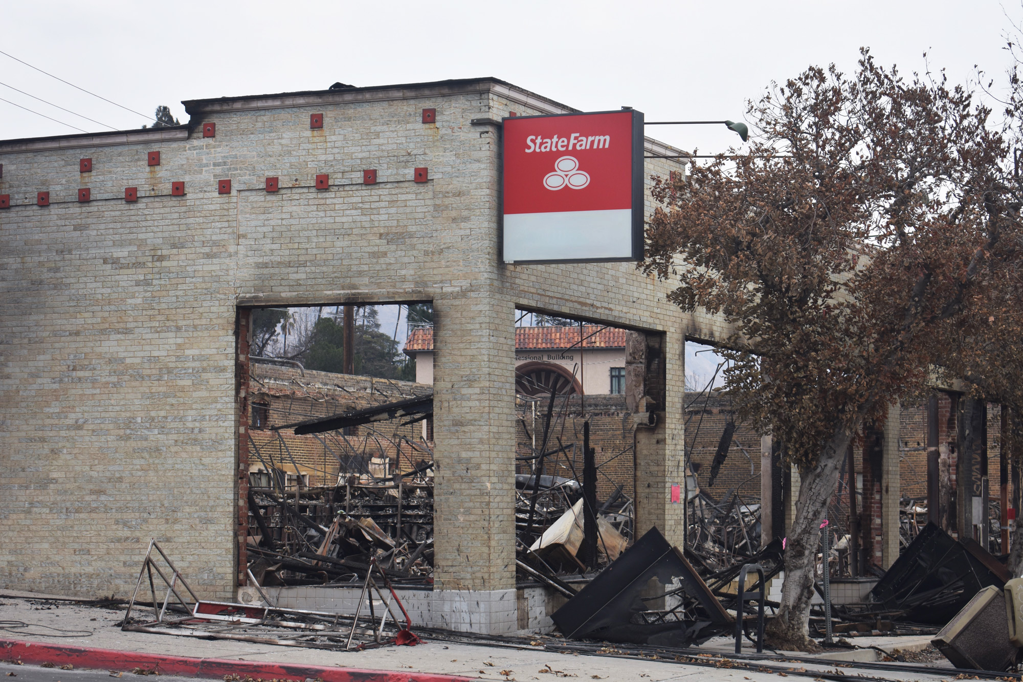 Why California s Homeowners Insurance Market Collapsed and How to Fix It: Policy Report Why California s Homeowners Insurance Market Collapsed and How to Fix It: Policy Report
